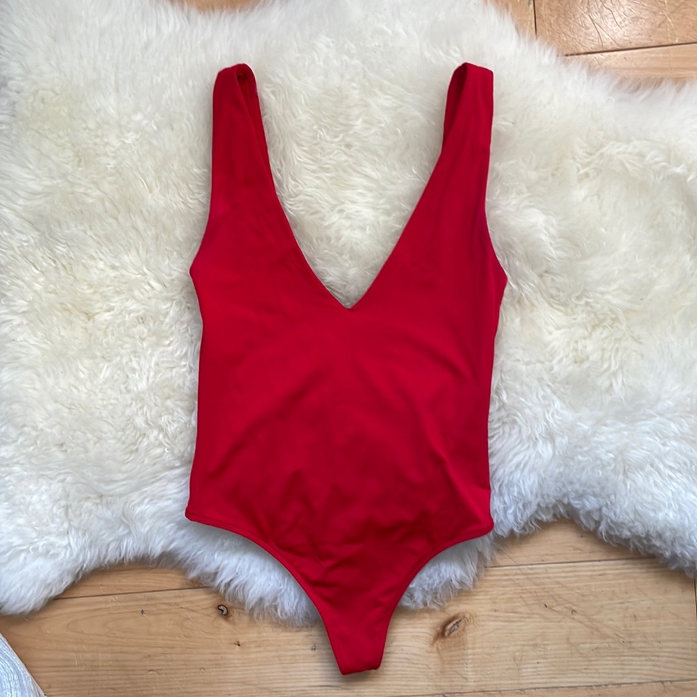 Bright red Aritzia Babaton/Wilfred bodysuit
